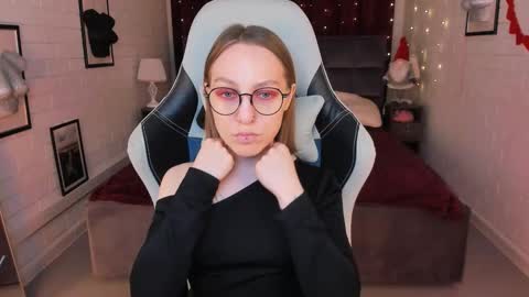 APHEX QUEEN online show from February 10, 2:16 pm