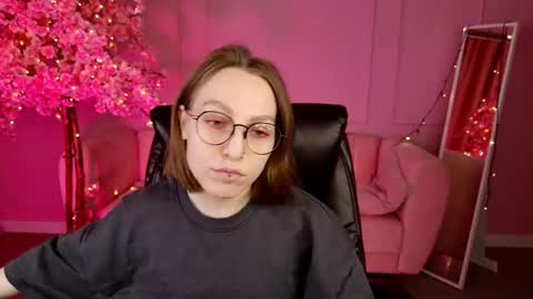 APHEX QUEEN online show from March 7, 1:18 pm