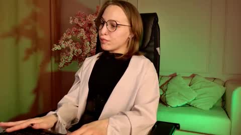 APHEX QUEEN online show from September 26, 9:13 am