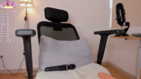 Snapshot of apoteosis_ chatting on February 28, 3:26 pm Apo online show from February 28, 3:26 pm