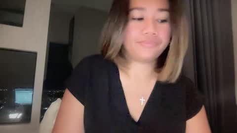 Anika online show from November 17, 5:19 pm