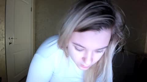 appleyummybuns online show from November 11, 9:15 pm