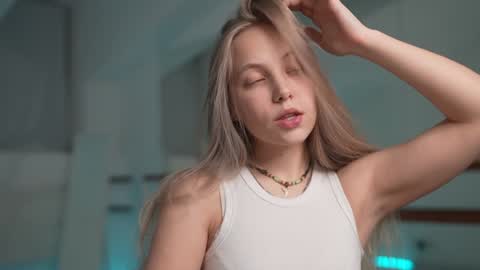  REYNA  my friend   online show from December 19, 2:57 pm