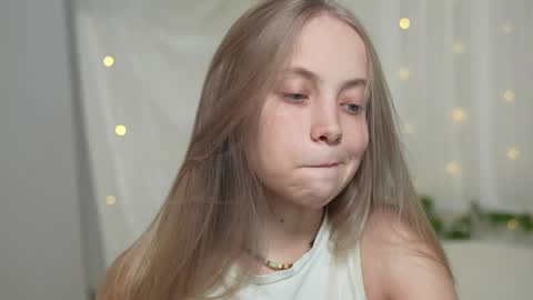  REYNA  my friend   online show from January 28, 2:42 pm