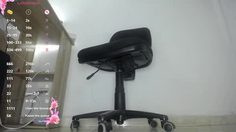 Aprhillove online show from December 13, 11:02 am