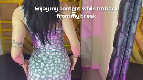   online show from November 8, 12:05 pm