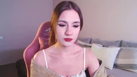 Snapshot of april_felicity chatting on February 21, 10:37 pm April online show from February 21, 10:37 pm