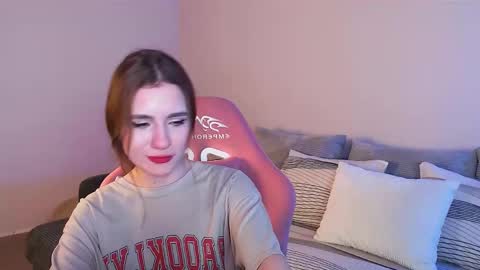 Snapshot of april_felicity chatting on March 12, 9:56 pm April online show from March 12, 9:56 pm