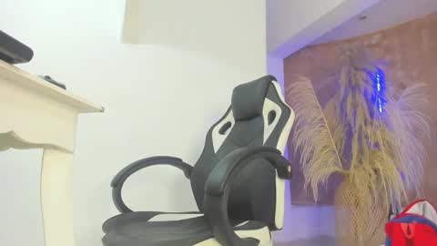 Snapshot of aprill_fox chatting on December 26, 12:16 pm aprill_fox online show from December 26, 12:16 pm