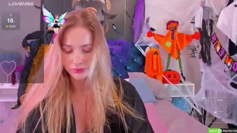 April online show from October 25, 7:19 pm