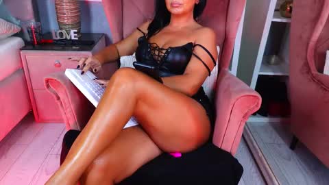 AQueenMonica online show from September 19, 6:41 pm