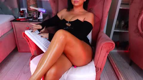 AQueenMonica online show from November 20, 4:12 am