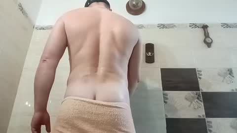 aquinn2000 online show from February 26, 6:37 am