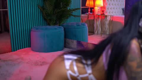 arabellaposh online show from October 18, 7:31 am