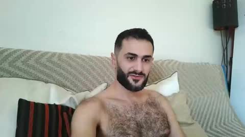 Snapshot of arabhairy90 chatting on December 21, 5:14 am hairycub online show from December 21, 5:14 am
