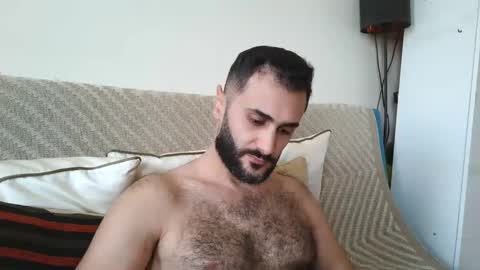 Snapshot of arabhairy90 chatting on December 24, 9:39 am hairycub online show from December 24, 9:39 am