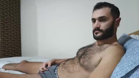Snapshot of arabhairy90 chatting on January 29, 2:32 pm hairycub online show from January 29, 2:32 pm