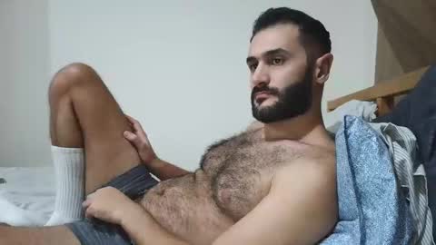 Snapshot of arabhairy90 chatting on January 29, 6:18 pm hairycub online show from January 29, 6:18 pm