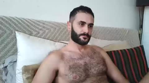 Snapshot of arabhairy90 chatting on January 30, 9:47 am hairycub online show from January 30, 9:47 am
