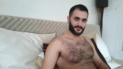 Snapshot of arabhairy90 chatting on February 13, 5:37 am hairycub online show from February 13, 5:37 am