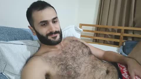 Snapshot of arabhairy90 chatting on February 17, 5:21 pm hairycub online show from February 17, 5:21 pm