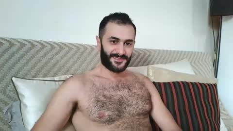Snapshot of arabhairy90 chatting on February 20, 4:28 am hairycub online show from February 20, 4:28 am