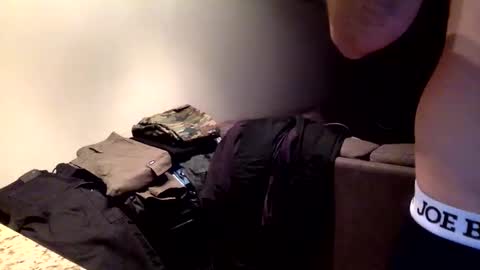 Snapshot of arabiandream21 chatting on December 10, 2:27 am Knowledgeiskeyy online show from December 10, 2:27 am