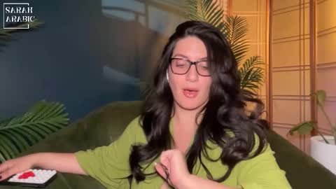 Snapshot of arabicslavegirl chatting on December 16, 11:54 pm Sarah Arabic online show from December 16, 11:54 pm