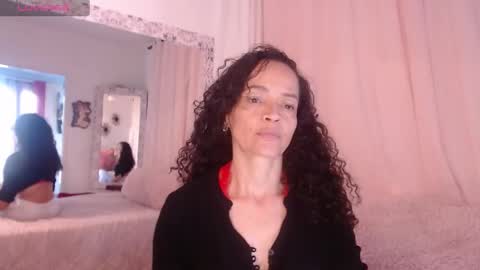 Nadia Cyel online show from January 18, 8:30 pm