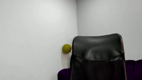 MATTHEW online show from November 18, 2:43 pm