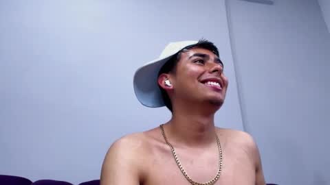 MATTHEW online show from November 19, 6:08 pm