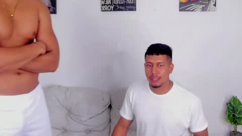 Snapshot of areslevi chatting on November 10, 7:13 pm ares levi online show from November 10, 7:13 pm