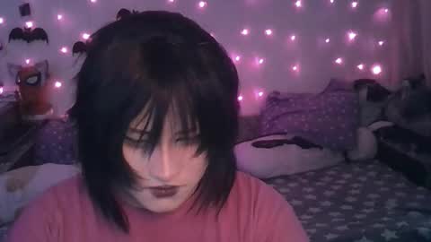 Snapshot of ari_corn chatting on December 23, 11:36 am Ahri online show from December 23, 11:36 am