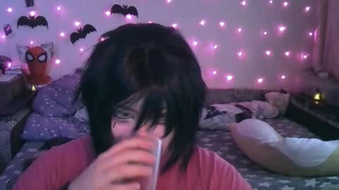 Snapshot of ari_corn chatting on December 30, 10:43 am Ahri online show from December 30, 10:43 am