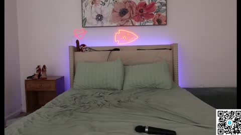 Snapshot of ari_lovexo chatting on March 9, 9:25 pm Ari and Penn online show from March 9, 9:25 pm