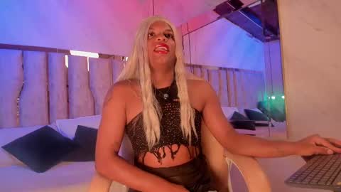 Snapshot of ari_monet chatting on September 12, 11:43 am ARI online show from September 12, 11:43 am