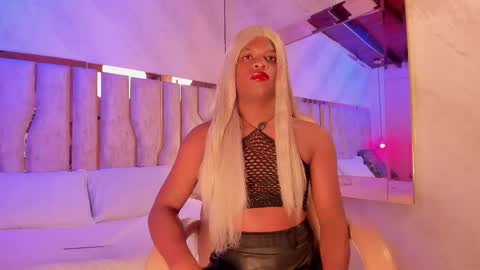 Snapshot of ari_monet chatting on September 23, 11:46 am ARI online show from September 23, 11:46 am