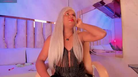 Snapshot of ari_monet chatting on September 30, 11:48 am ARI online show from September 30, 11:48 am