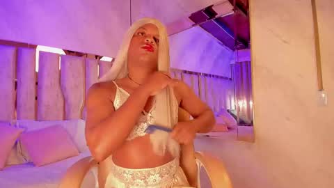 Snapshot of ari_monet chatting on October 9, 11:30 am ARI online show from October 9, 11:30 am