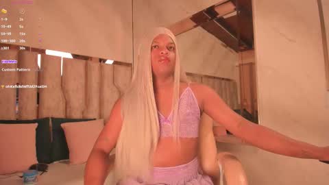 Snapshot of ari_monet chatting on November 24, 1:49 am ARI online show from November 24, 1:49 am