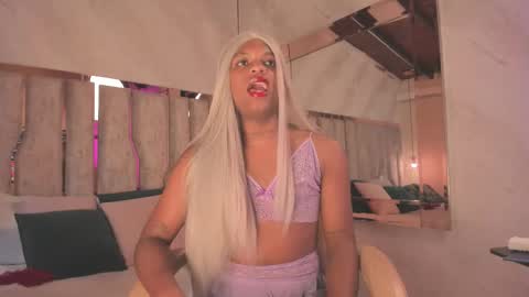 Snapshot of ari_monet chatting on November 29, 12:08 pm ARI online show from November 29, 12:08 pm