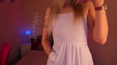 Snapshot of aria69stars chatting on January 30, 11:44 am aria69stars online show from January 30, 11:44 am