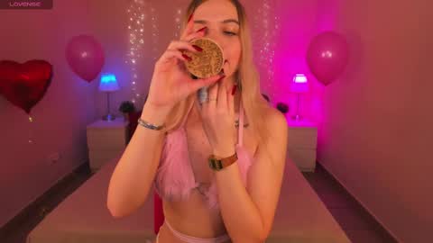 Snapshot of aria69stars chatting on February 13, 7:03 am aria69stars online show from February 13, 7:03 am