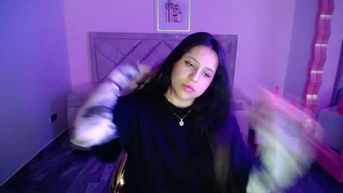 Snapshot of aria_ch1 chatting on November 11, 9:48 pm Aria online show from November 11, 9:48 pm