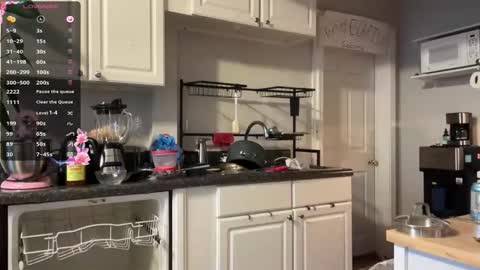 Snapshot of aria_fields_ chatting on October 31, 5:47 pm Aria Fields online show from October 31, 5:47 pm