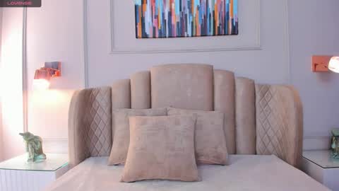 Aria  online show from December 12, 3:10 am