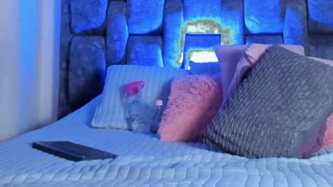 aria online show from February 7, 10:20 pm