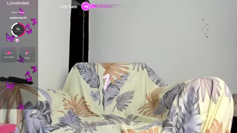 linda online show from December 4, 10:30 pm