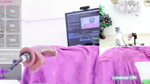 Snapshot of ariana_girl_ chatting on March 11, 5:05 am ariana girl online show from March 11, 5:05 am