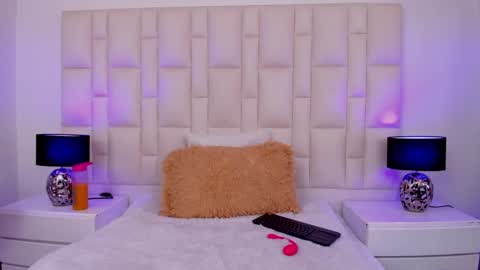  ariana  online show from February 10, 7:38 pm